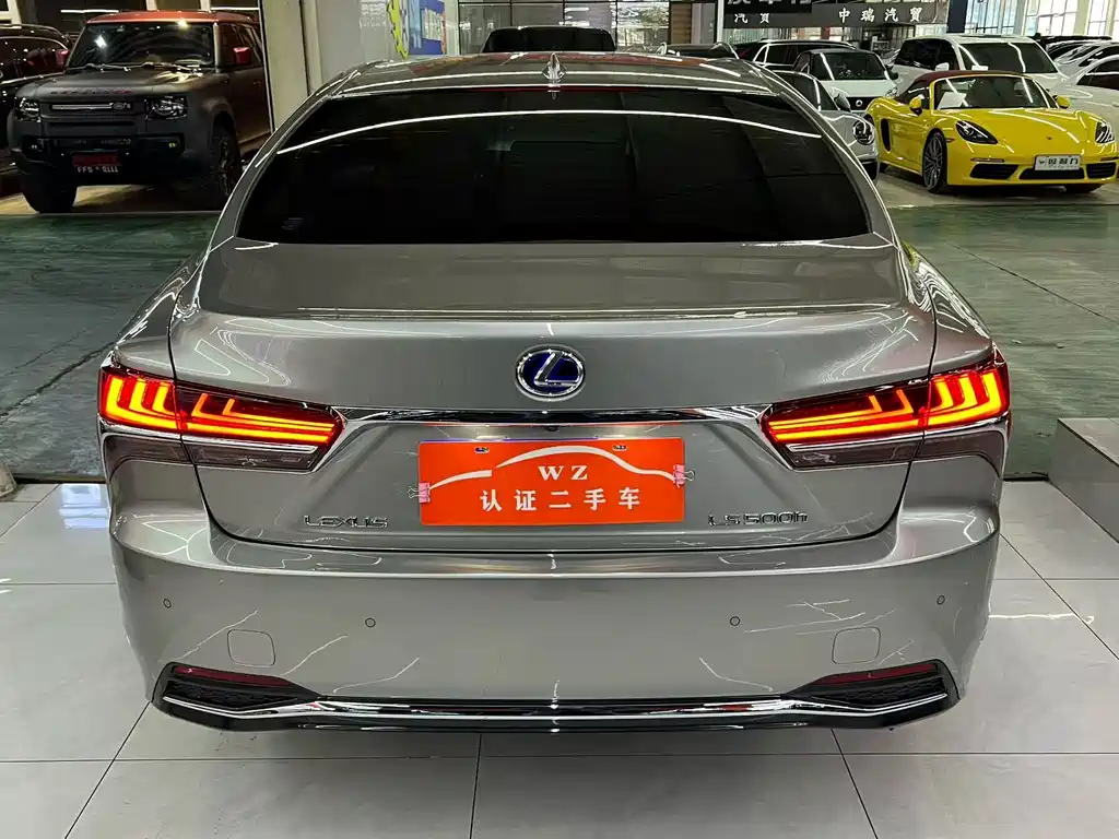 Lexus LS — миниатюра 9