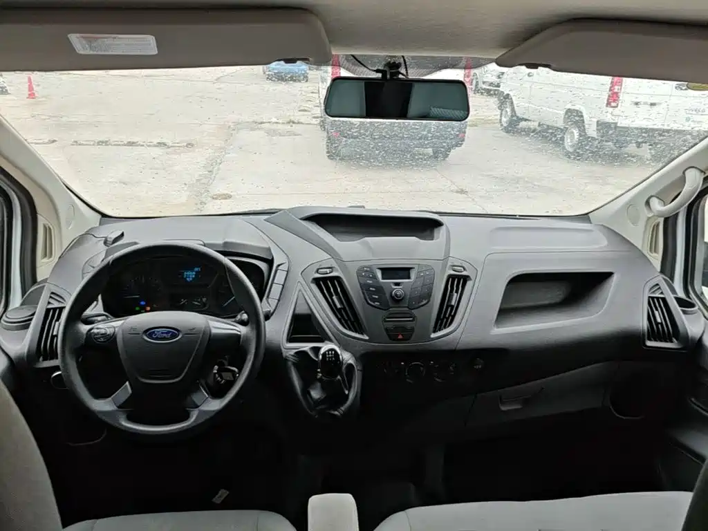 Ford Transit — миниатюра 10