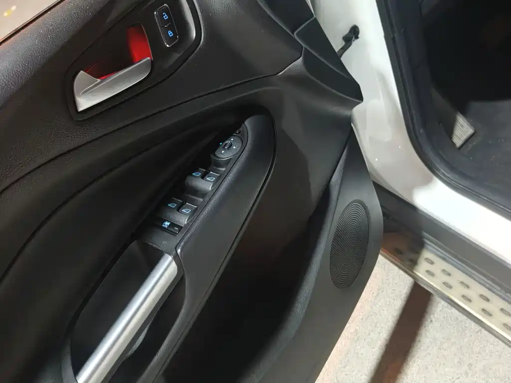 Ford Kuga — миниатюра 5