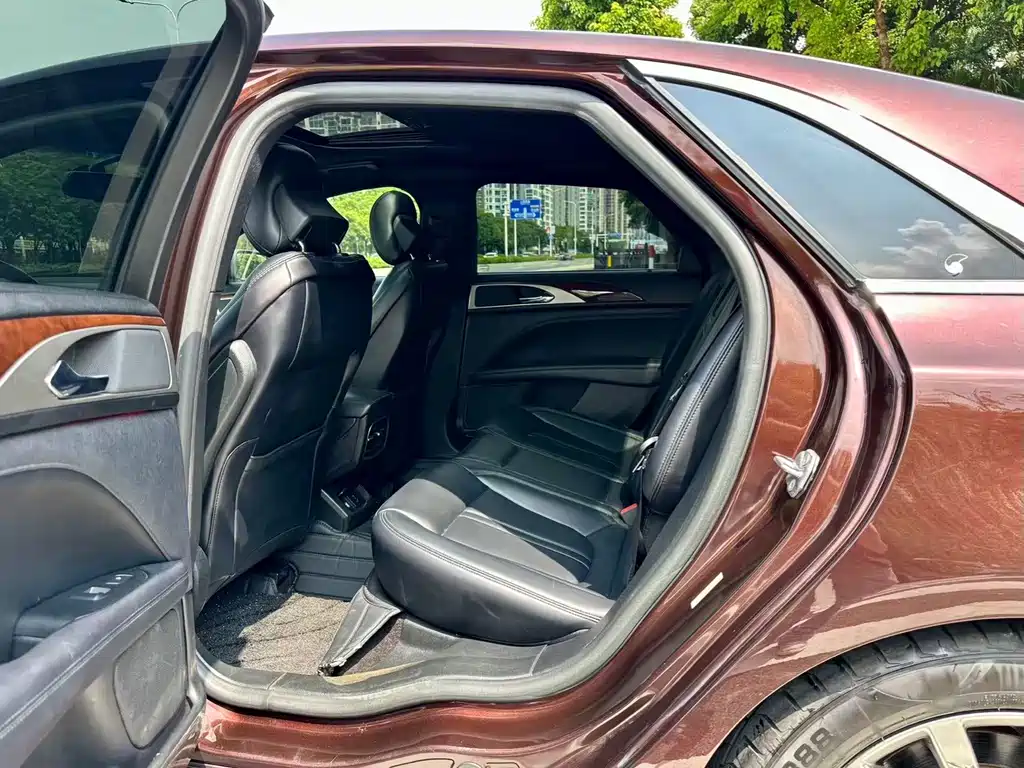 Lincoln MKZ — миниатюра 6