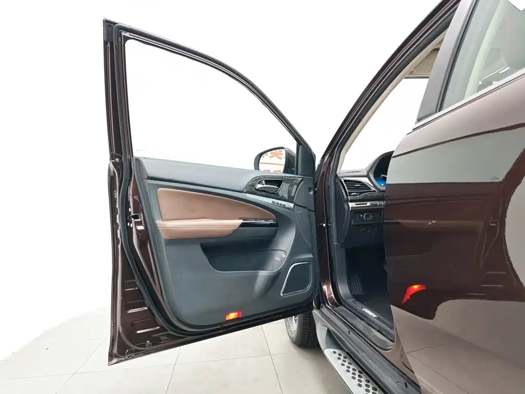 BYD S7 2016 2.0T AT Flagship Plus