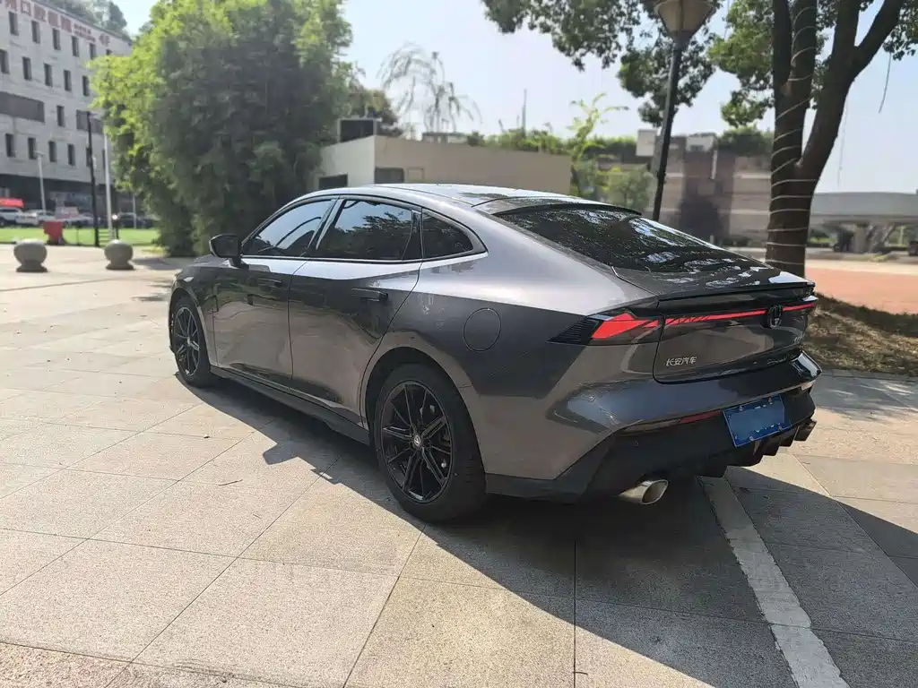 Changan UNI-V 2022 1.5T Luxury