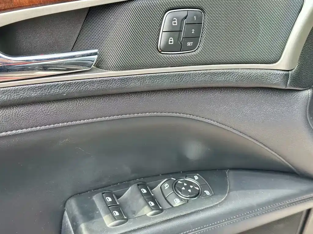 Lincoln MKZ — миниатюра 10
