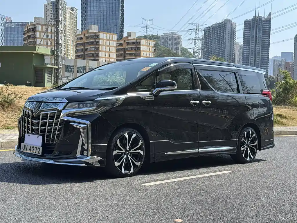 Toyota Alphard 2026