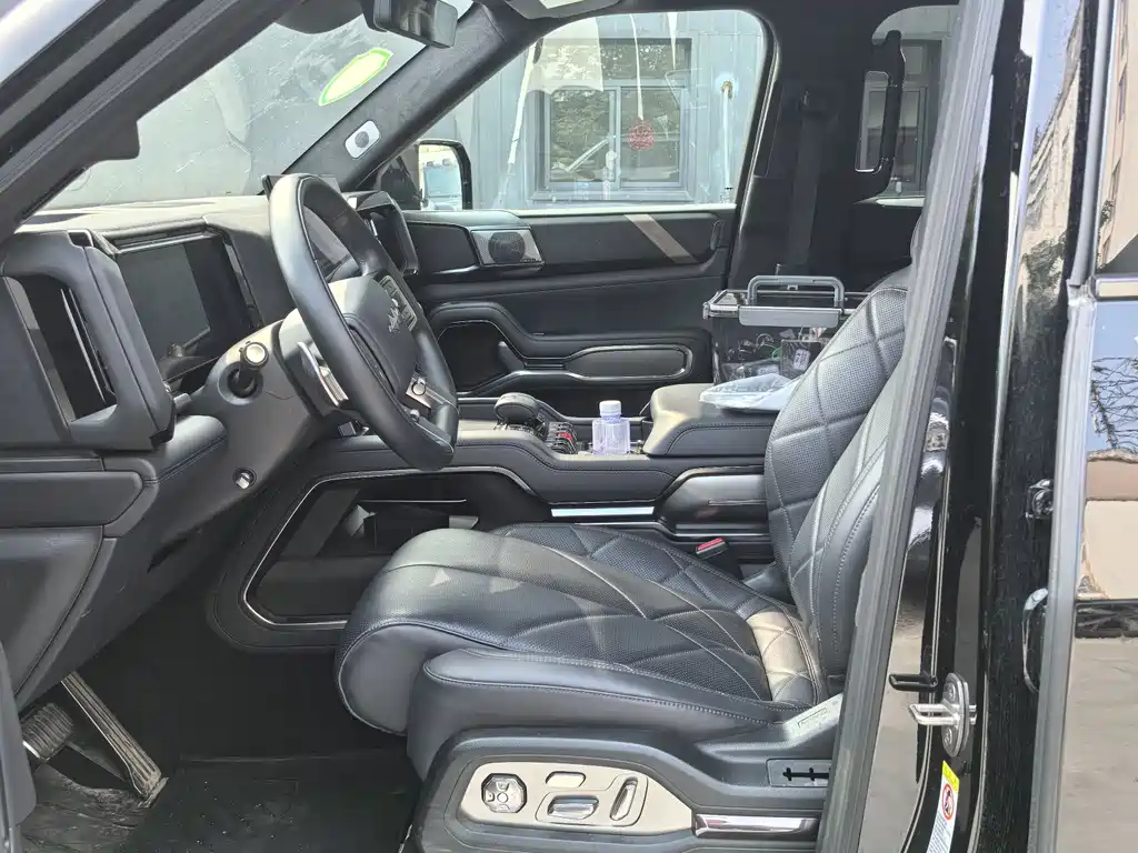 Fangchengbao Leopard 8 8 2025 Flagship 7 мест