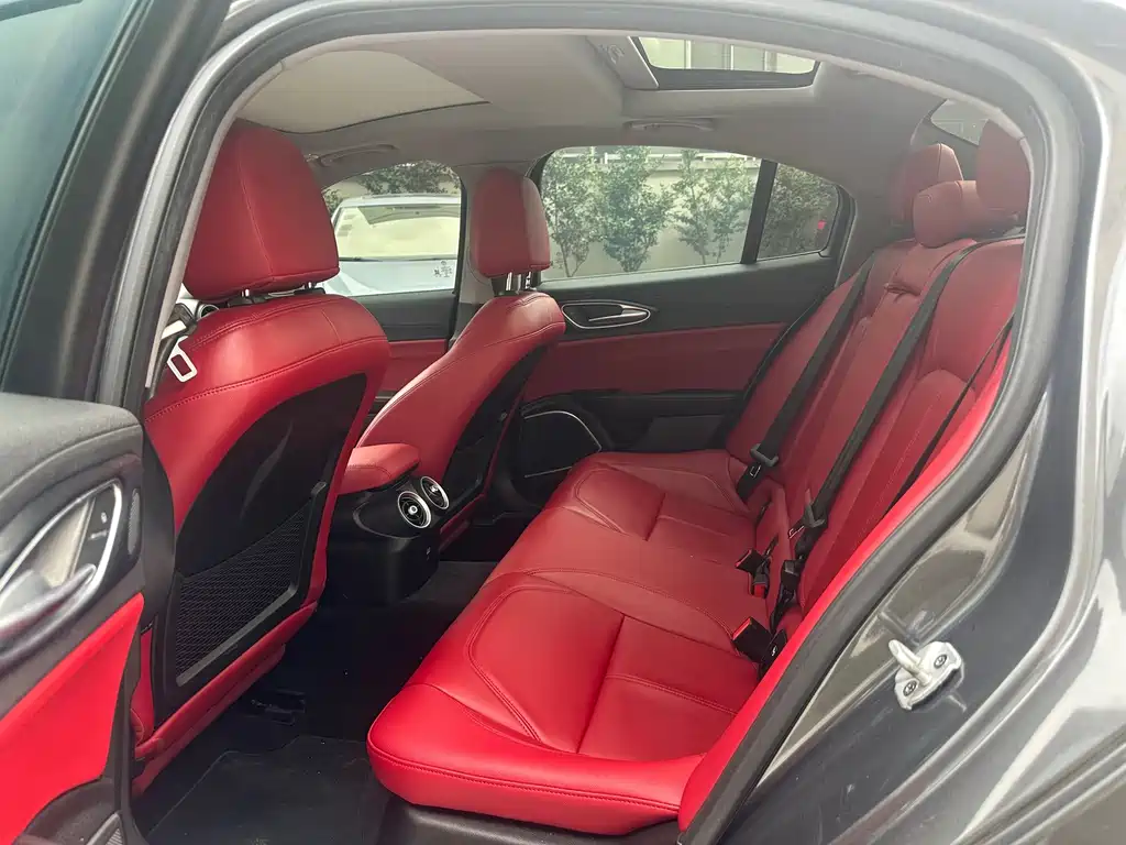 Alfa Romeo Giulia — миниатюра 4