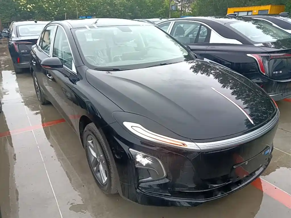 Hongqi E-QM5 2025 610km PLUS