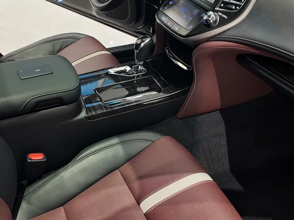 Toyota Crown 2017 2.0T Sport