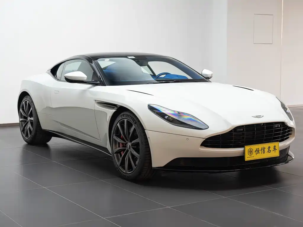 ASTON MARTIN DB11