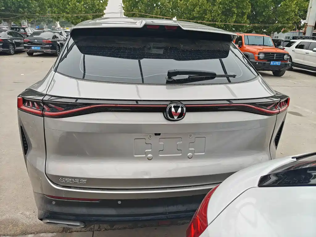 Changan UNI-Z New Energy — миниатюра 7