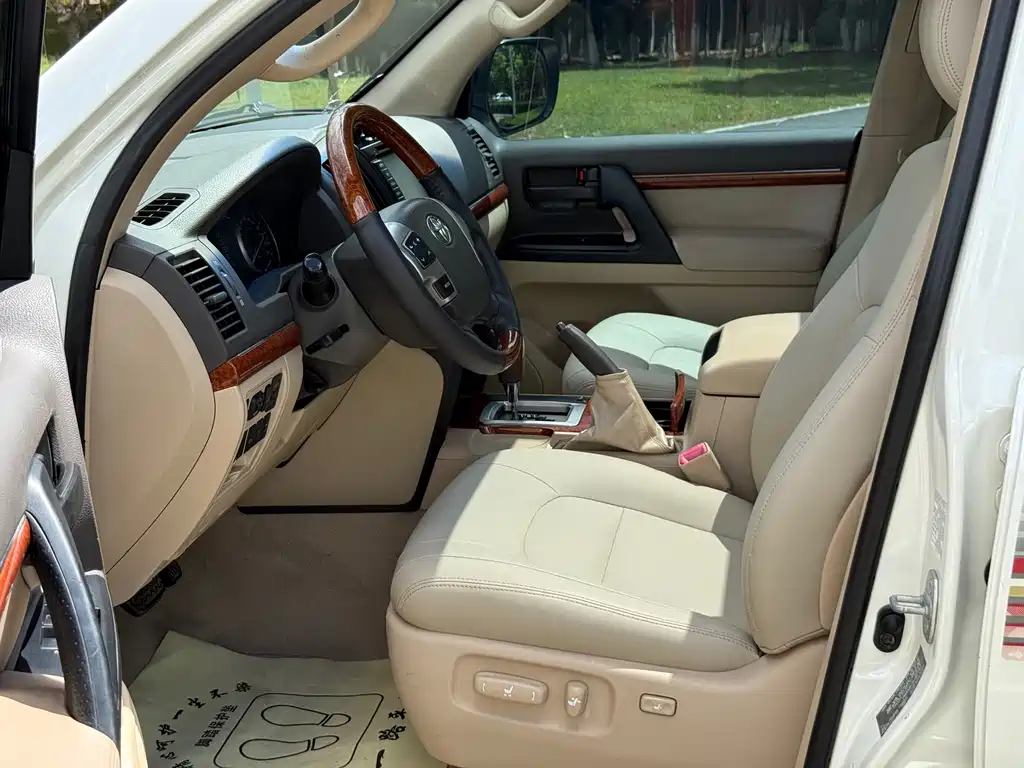 Toyota Land Cruiser — миниатюра 6