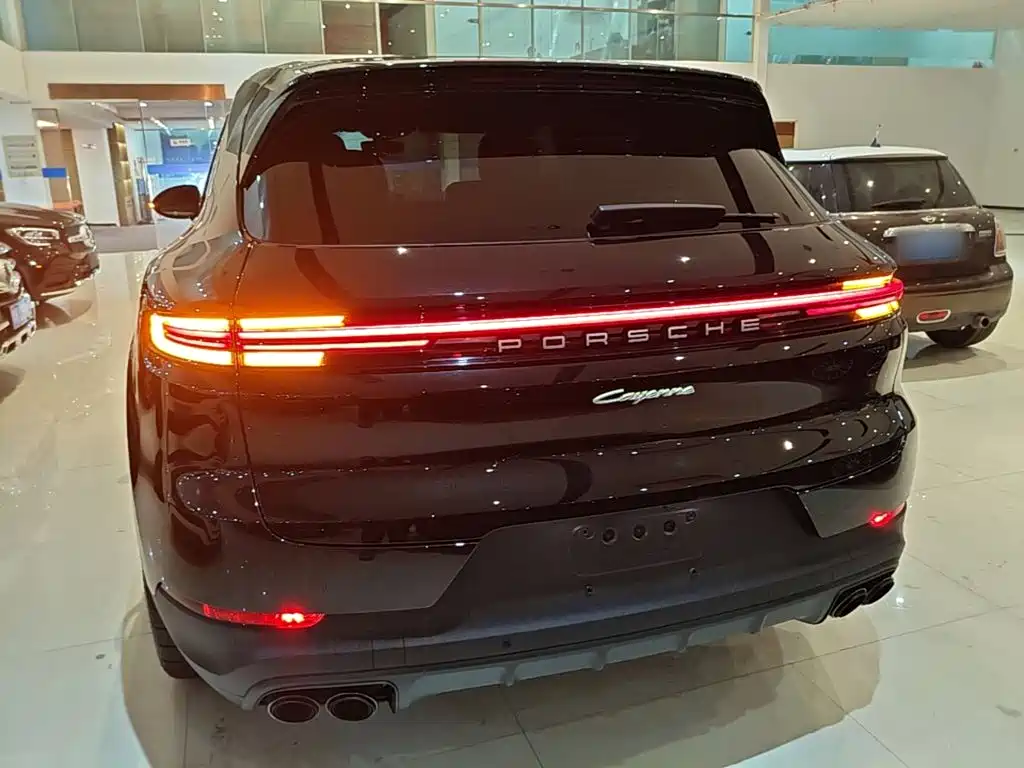 Porsche Cayenne Hybrid — миниатюра 6