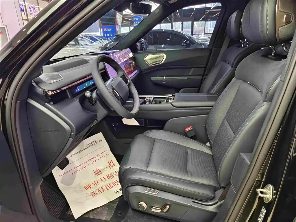 Lynk & Co 900 2025 1.5T Ultra 6 мест