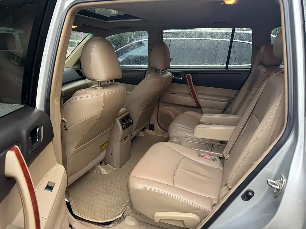 Toyota Highlander — миниатюра 4