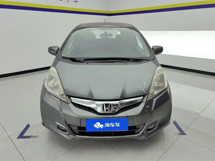 Honda Fit 2011 1.5L AT Luxury