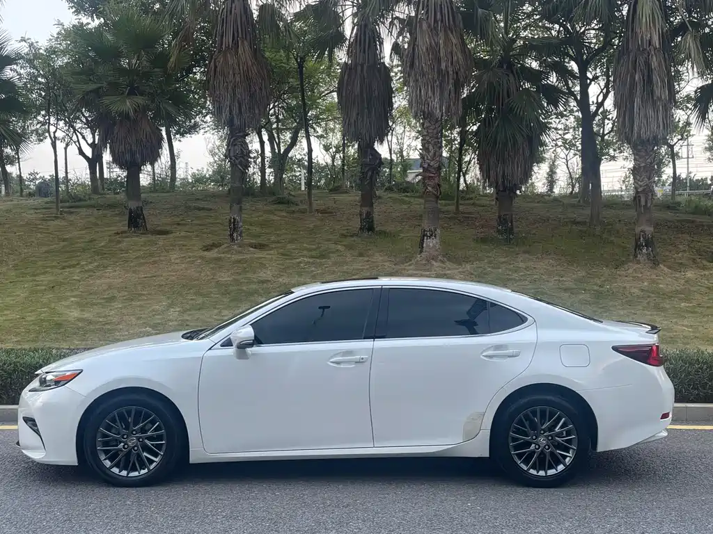 Lexus ES — фотографии объявления, Фото 4