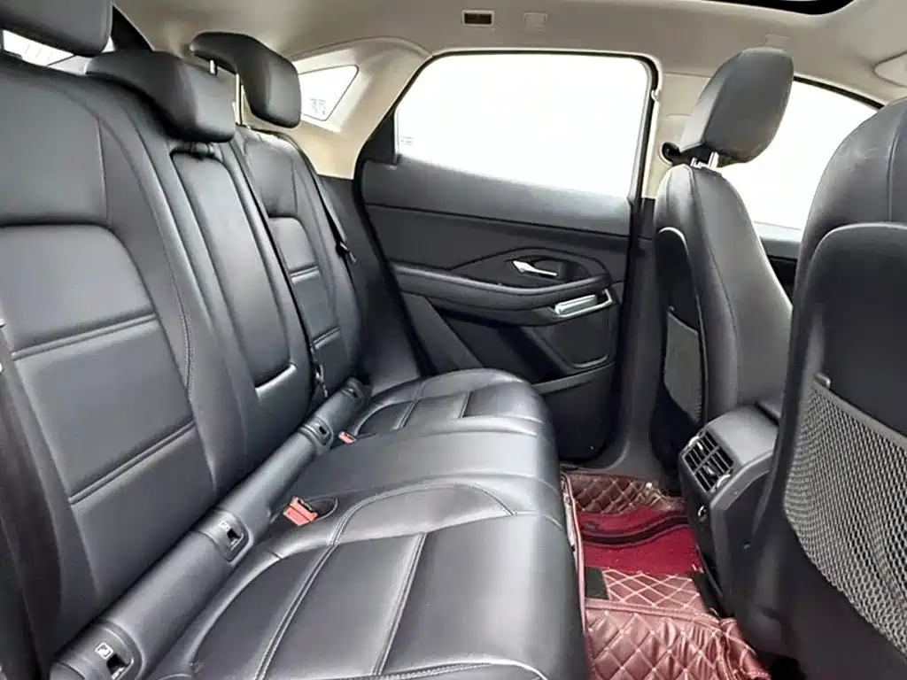 Jaguar E-PACE — миниатюра 3