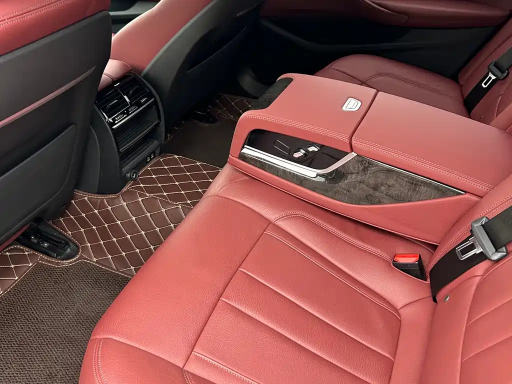 BMW 5 Series — миниатюра 5