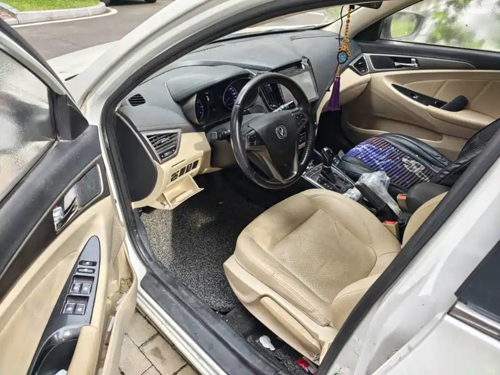 Changan Eado — миниатюра 5