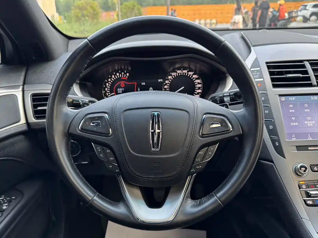 Lincoln MKZ — миниатюра 6
