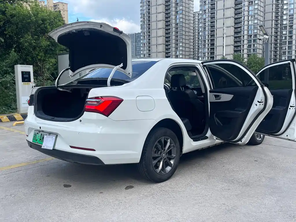 BYD Qin NEV — миниатюра 15