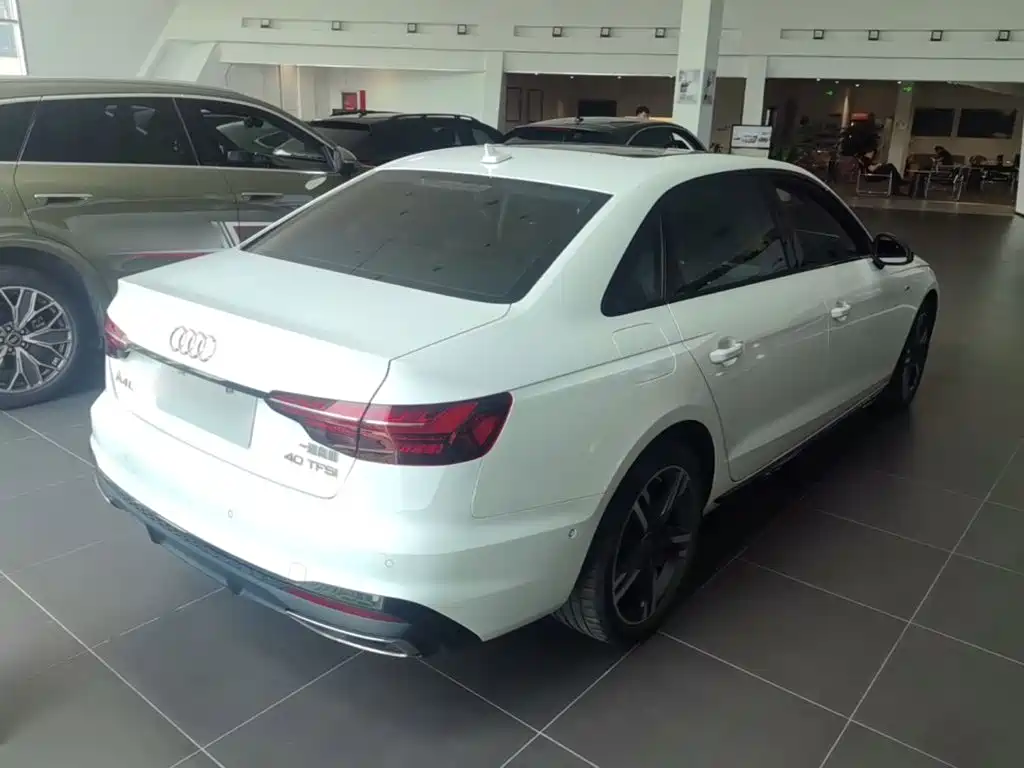 Audi A4L 2022 40 TFSI Luxury