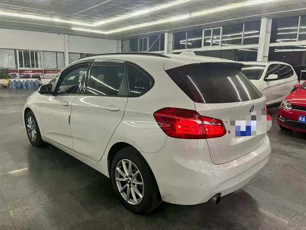BMW 2 Series Active Tourer — миниатюра 6