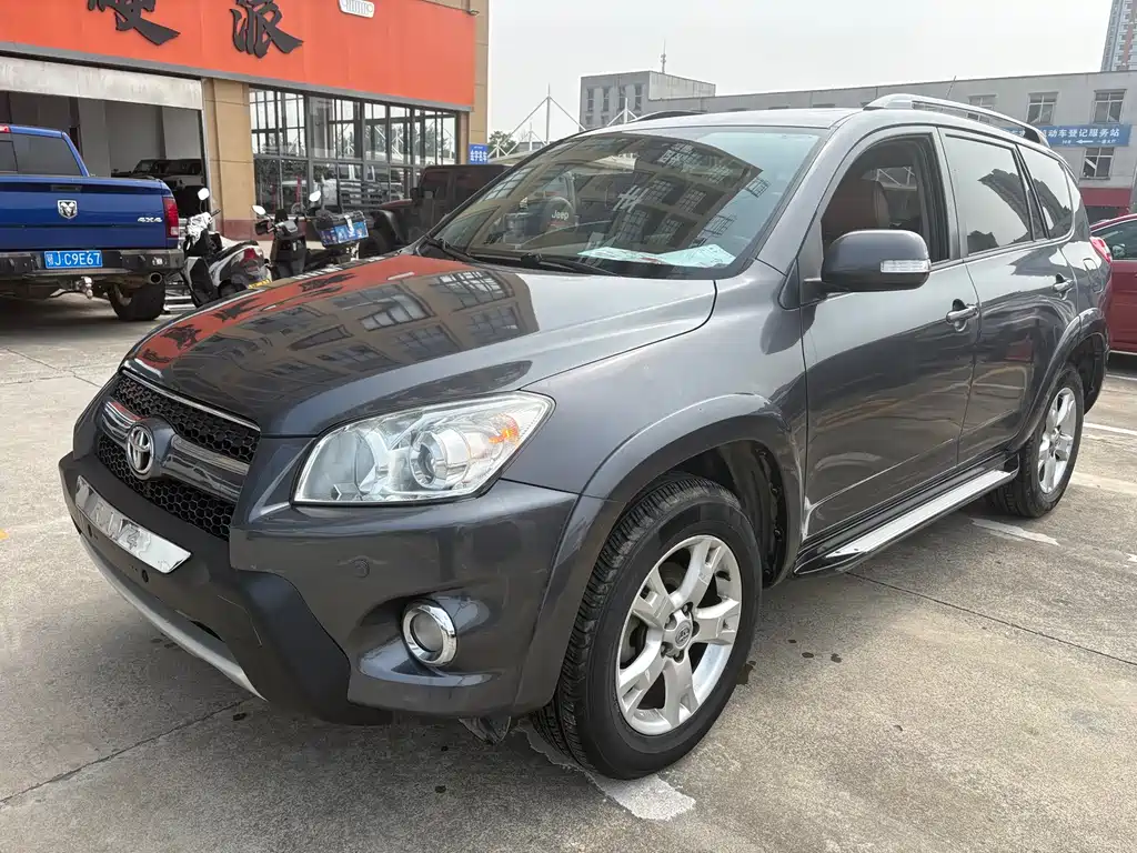 Toyota RAV4 2012 2.4L AT Luxury