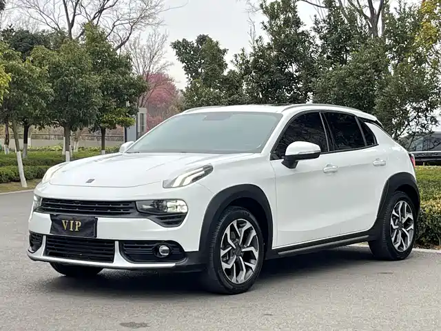 2019 Lynk & Co 02