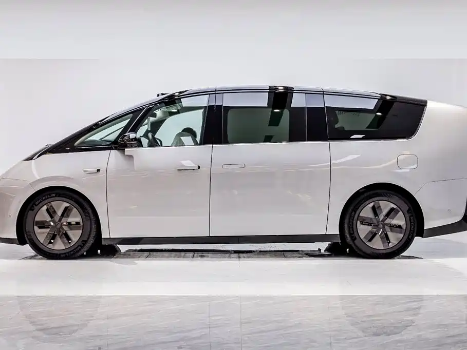 Li Auto Li MEGA — миниатюра 4
