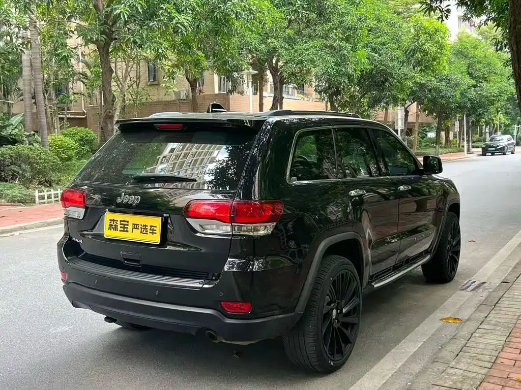JEEP GRAND CHEROKEE