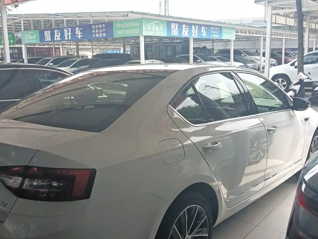 Skoda Octavia 2019 TSI280 DSG Luxury VI