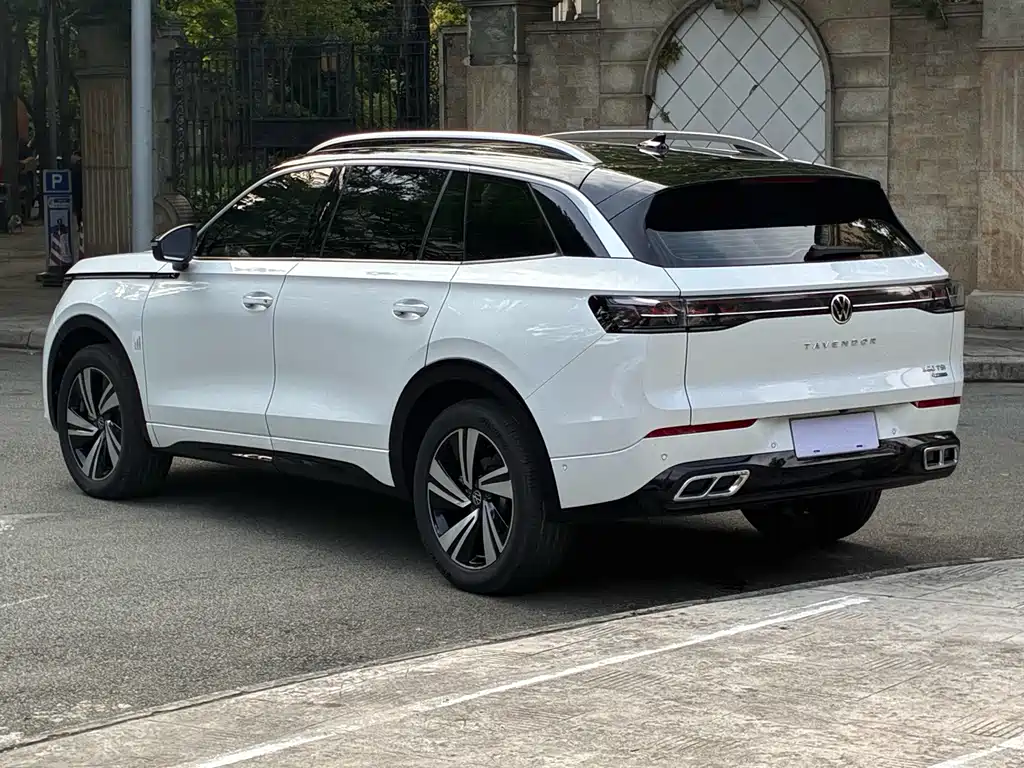 Volkswagen Tavendor 2023 380TSI R-Line