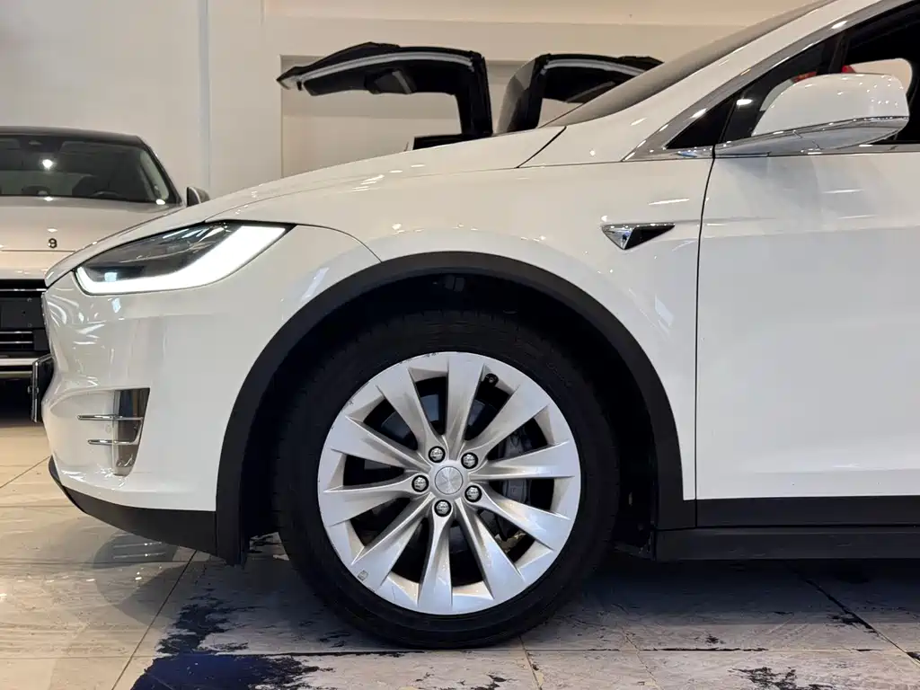 Tesla Model X — фотографии объявления, Фото 11