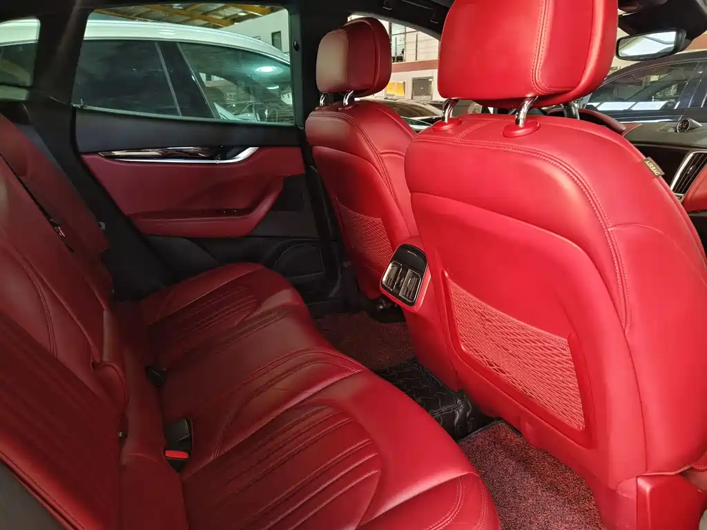 Maserati Levante — миниатюра 8