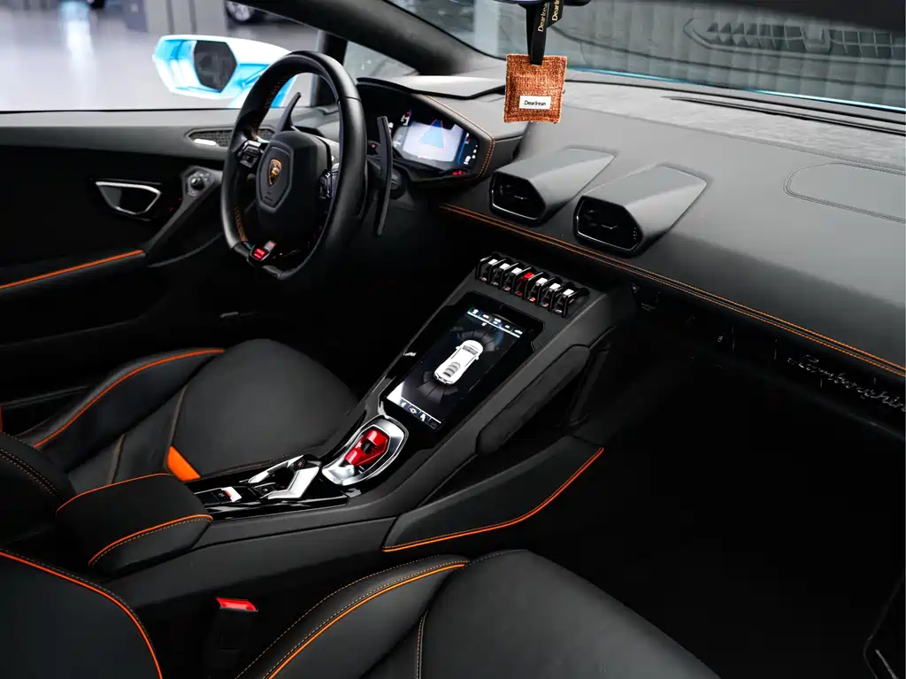 LAMBORGHINI HURACÁN