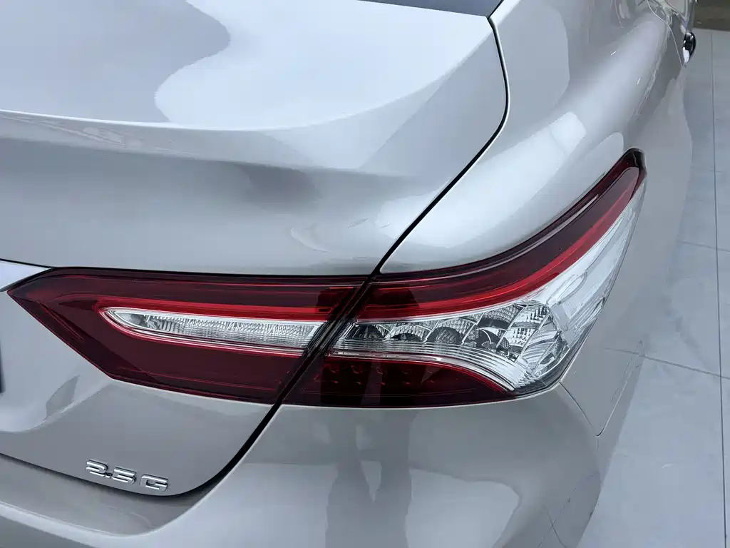 Toyota Camry 2019 2.5G Luxury VI