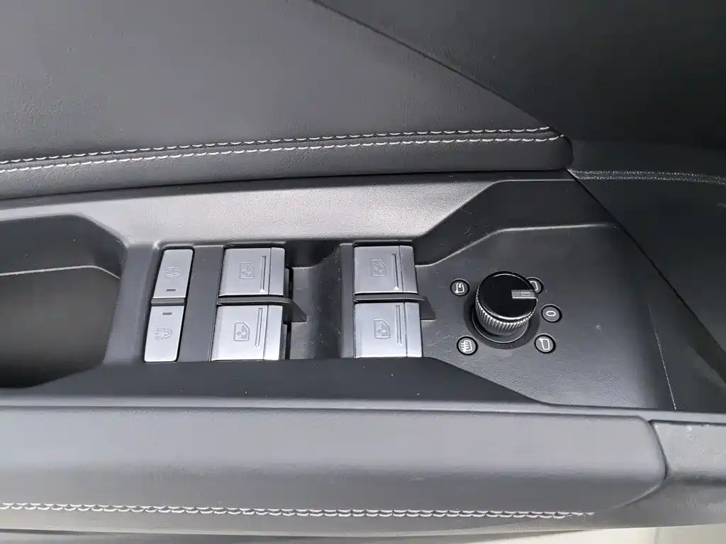 Audi Q4 e-tron — миниатюра 9