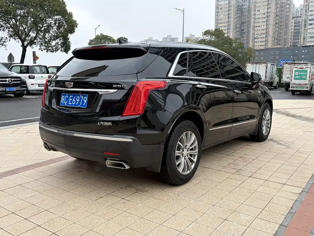 CADILLAC XT5