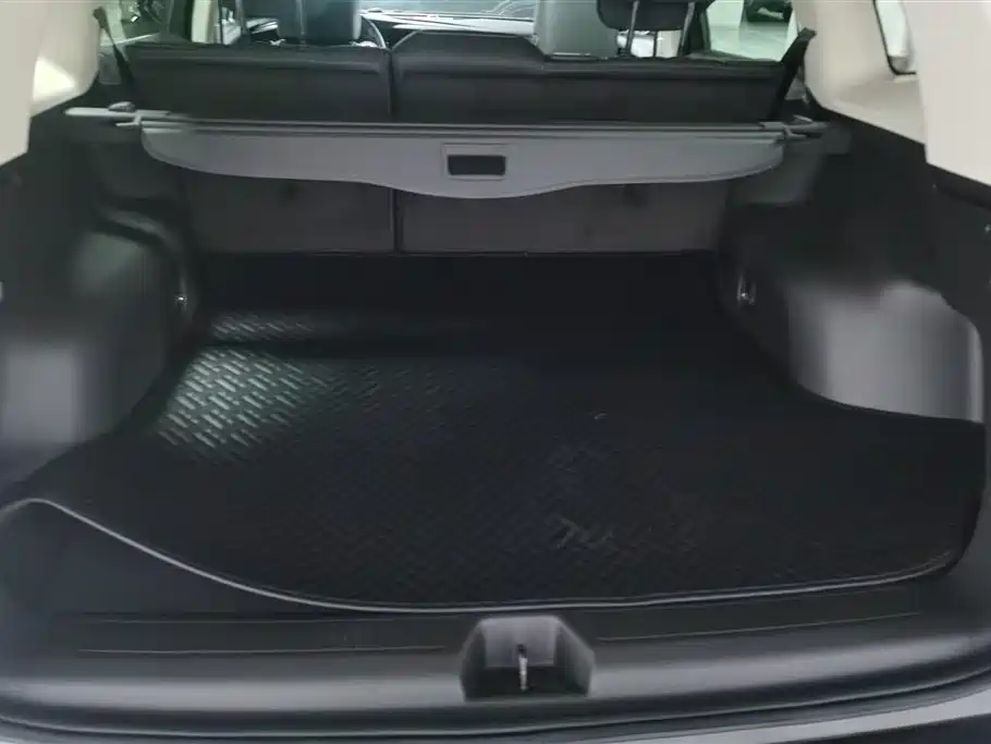 Buick Envision Plus Plus 2022 Plus 652T мест Luxury
