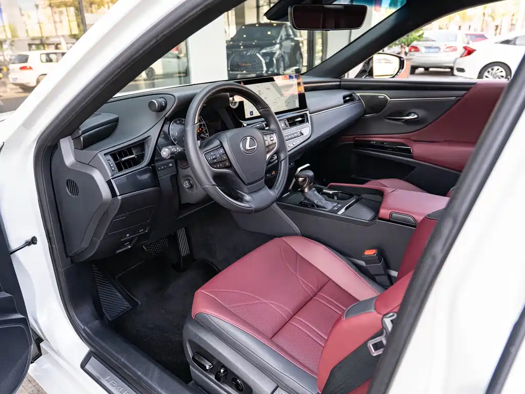 Lexus ES 2024 200