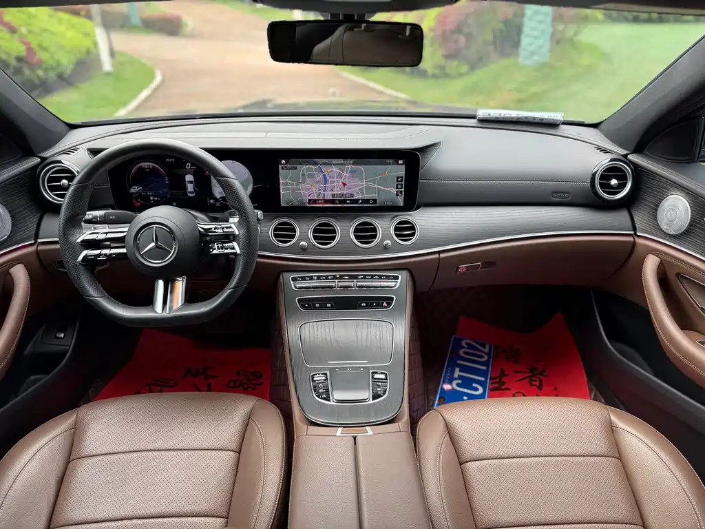 Mercedes-Benz E-Class — миниатюра 8