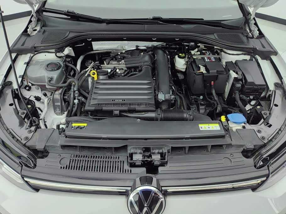 Volkswagen Golf 1.4 л 2021 г. Белый, пробег 39100 км