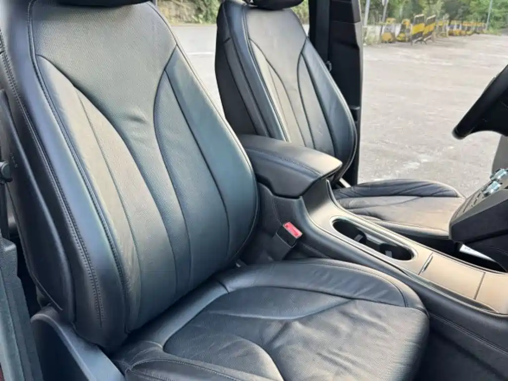 Lincoln MKC — миниатюра 14