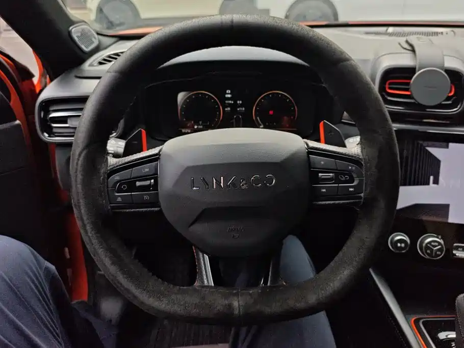 Lynk & Co 02 Hatchback — миниатюра 15