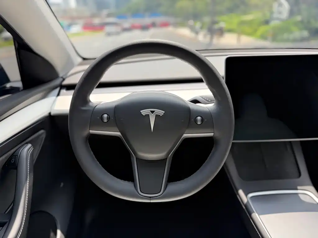 Tesla Model Y — фотографии объявления, Фото 15