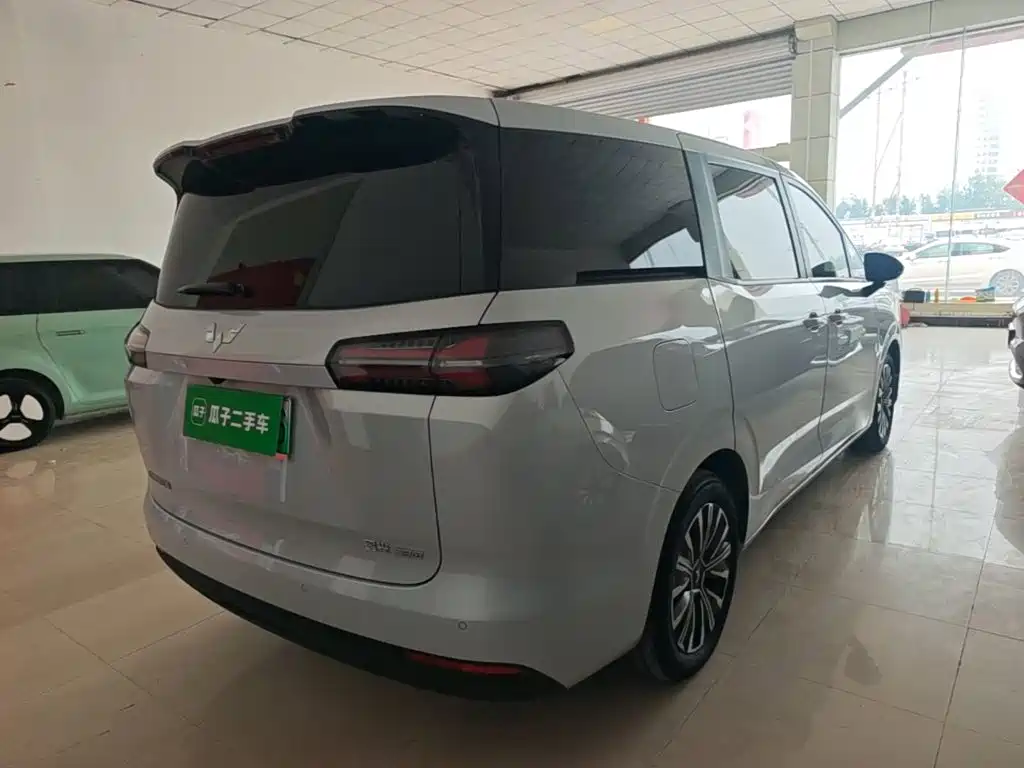 Wuling Xingguang 730 New Energy — миниатюра 7