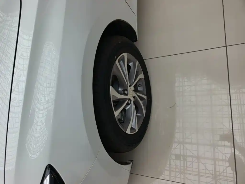 Buick Verano — миниатюра 23