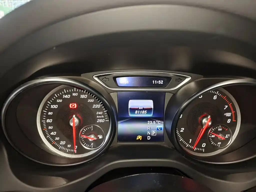 Mercedes-Benz GLA — миниатюра 12