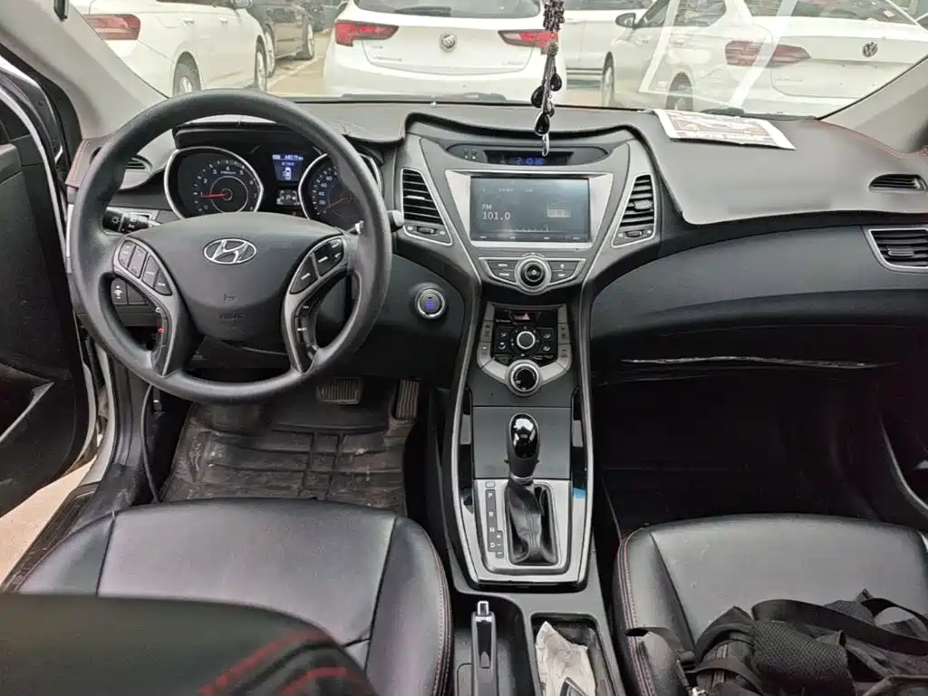 Hyundai Elantra Langdong — миниатюра 10